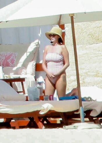 Full leaked Selena gomez  page private onlyfans photo