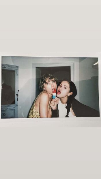 Full leaked Selena gomez  page private onlyfans photo