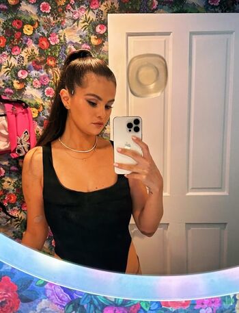 Full leaked Selena gomez  page private onlyfans photo