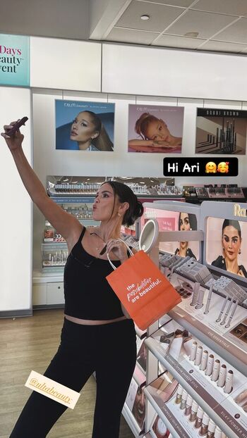 Full leaked Selena gomez  page private onlyfans photo