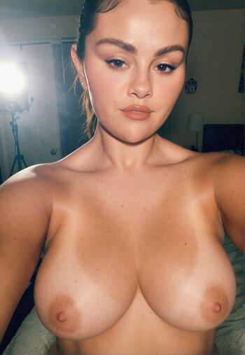 Full leaked Selena gomez page private onlyfans photo