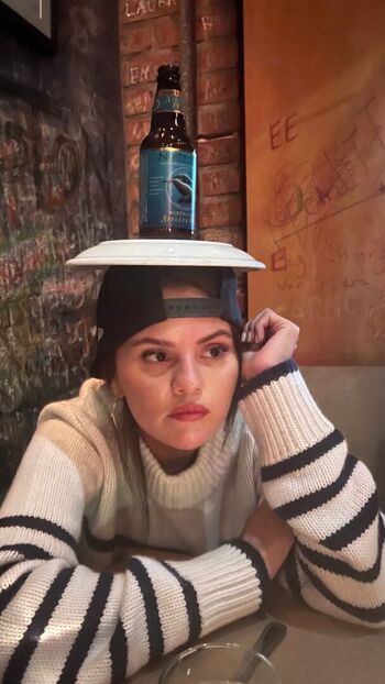 Full leaked Selena gomez page private onlyfans photo