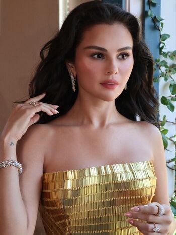 Full leaked Selena gomez page private onlyfans photo