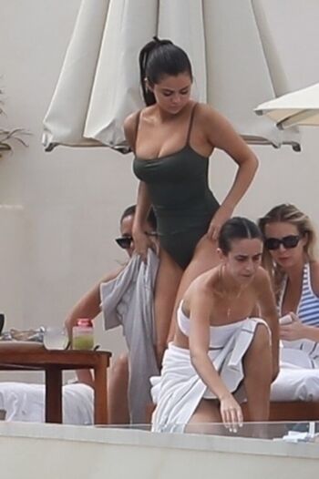 Full leaked Selena gomez private onlyfans photo