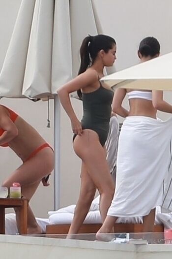 Full leaked Selena gomez private onlyfans photo