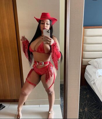 Full leaked Selenaleche private onlyfans photo