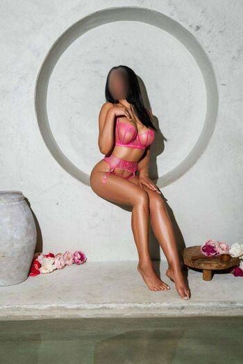 Full leaked Selenavale private onlyfans photo