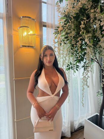 Full leaked Serenaaz private onlyfans photo