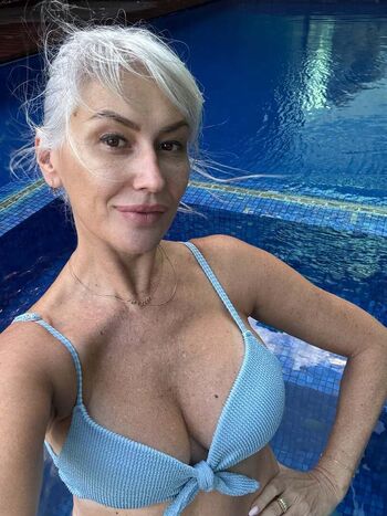 Full leaked Sexting grandma private onlyfans photo