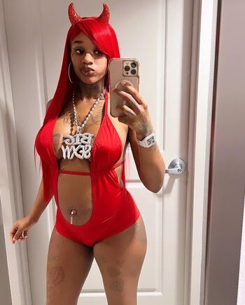 Sexxy Red