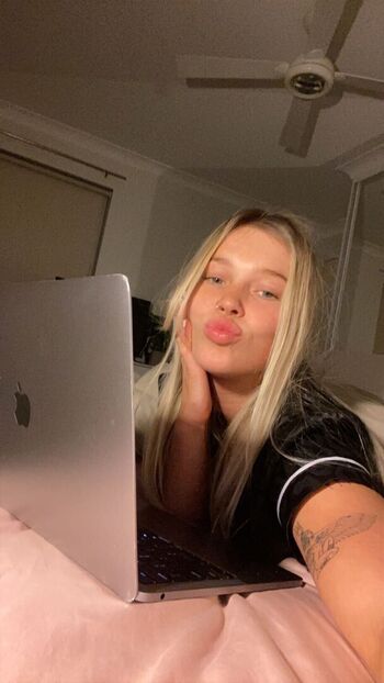 Full leaked Sexysideofzoe page private onlyfans photo