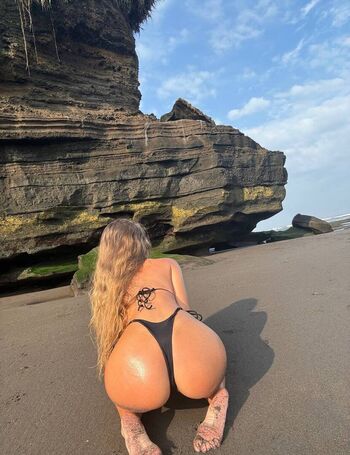 Full leaked Seylark private onlyfans photo