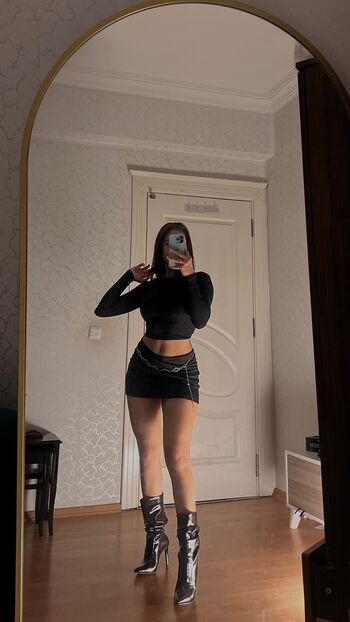 Full leaked Seymaugurr page private onlyfans photo