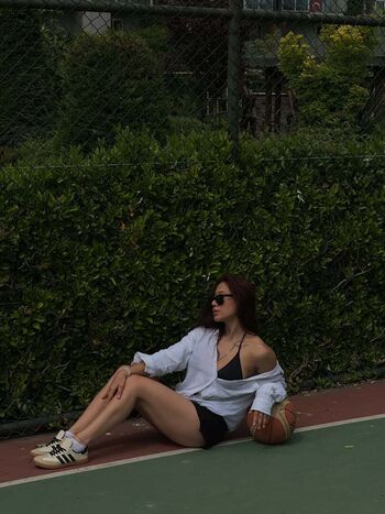 Full leaked Seymaugurr page private onlyfans photo