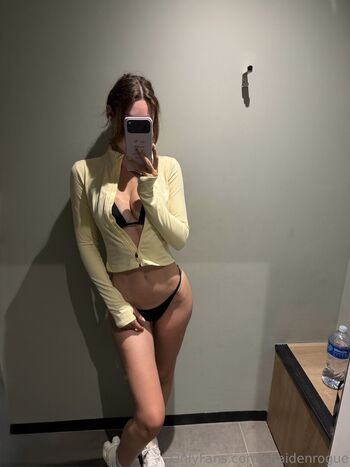 Full leaked Shaiden rogue private onlyfans photo