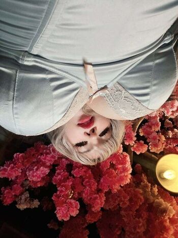 Full leaked Shichineesan pomponmy private onlyfans photo