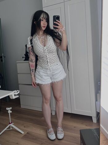 Full leaked Shini waifu private onlyfans photo
