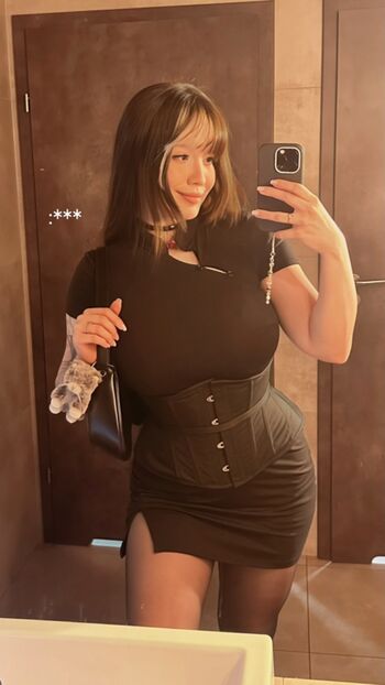 Full leaked Shini waifu private onlyfans photo