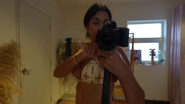 Full leaked Shirin azami page private onlyfans photo