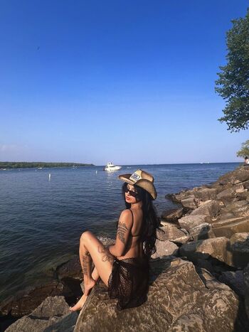 Full leaked Shirin yfr private onlyfans photo