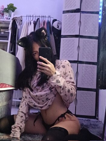 Full leaked Shiszou private onlyfans photo