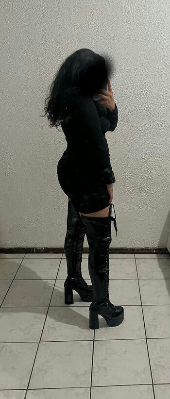 Full leaked Show your girlfriend private onlyfans photo