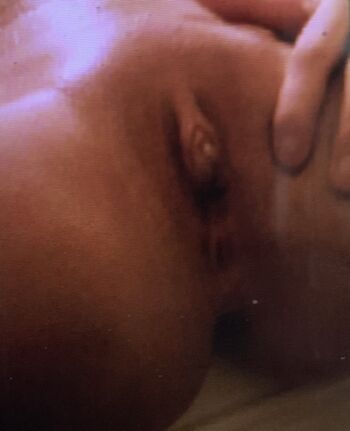 Full leaked Show your girlfriend private onlyfans photo