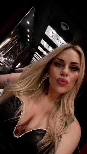 Full leaked Show your girlfriend page private onlyfans photo