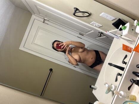 Full leaked Show your girlfriend page private onlyfans photo