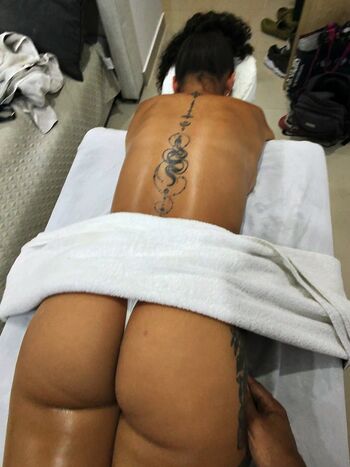 Full leaked Show your girlfriend private onlyfans photo