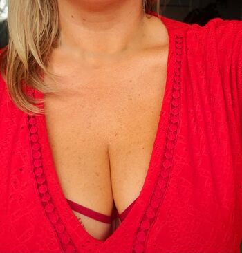 Full leaked Show your girlfriend private onlyfans photo
