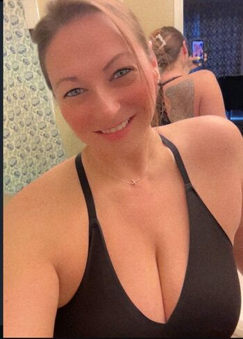 Full leaked Show your girlfriend page private onlyfans photo