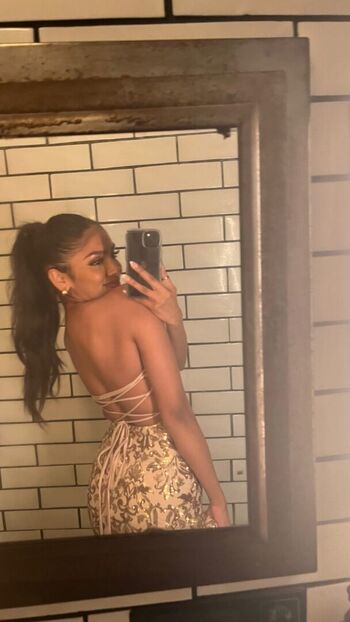 Full leaked Shriyavenkat private onlyfans photo