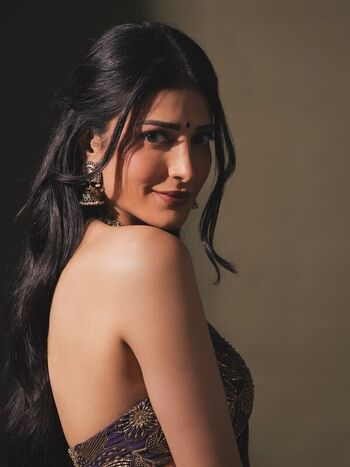 Full leaked Shruti haasan private onlyfans photo