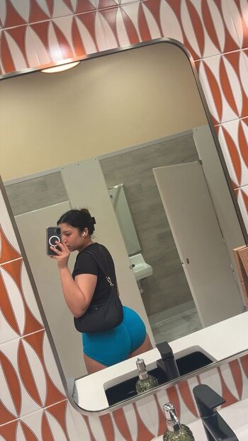 Full leaked Shylalobrutto private onlyfans photo