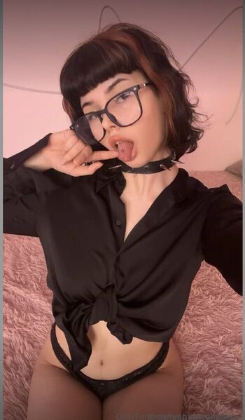 Full leaked Shymoonwaify page private onlyfans photo