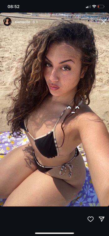 Full leaked Sianaelle page private onlyfans photo