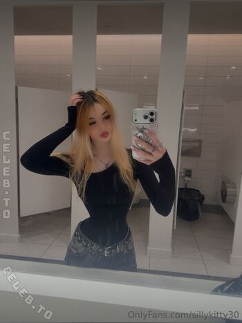 Full leaked Sillykitty private onlyfans photo