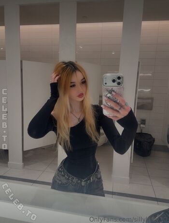 Full leaked Sillykitty private onlyfans photo