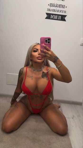 Full leaked Simona private onlyfans photo