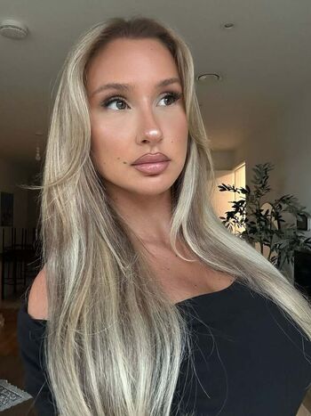 Full leaked Simonaaaab private onlyfans photo