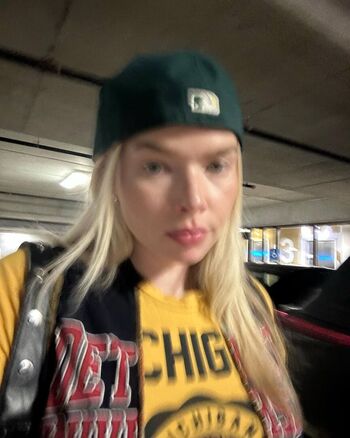 Full leaked Sinawynne private onlyfans photo