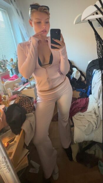 Full leaked Siri private onlyfans photo