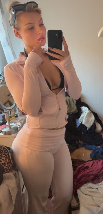 Full leaked Siri private onlyfans photo