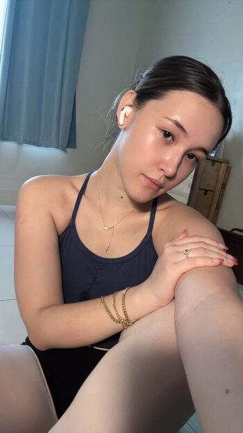 Full leaked Skwid private onlyfans photo