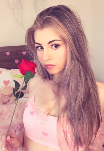 Full leaked Skyepastapins private onlyfans photo