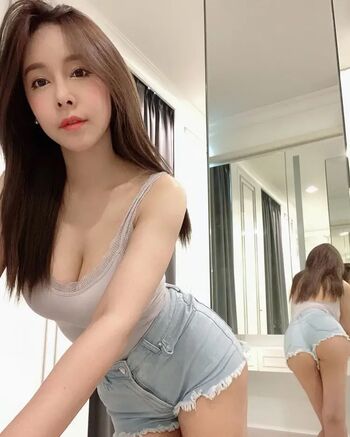 Full leaked Skykikijung private onlyfans photo