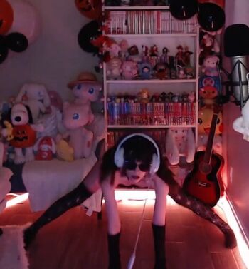 Full leaked Skymi chan  page private onlyfans photo
