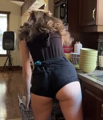Full leaked Skymi chan private onlyfans photo