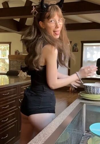 Full leaked Skymi chan private onlyfans photo